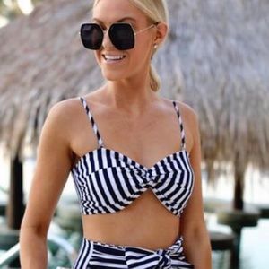 Black & White Stripe Twist Front Top